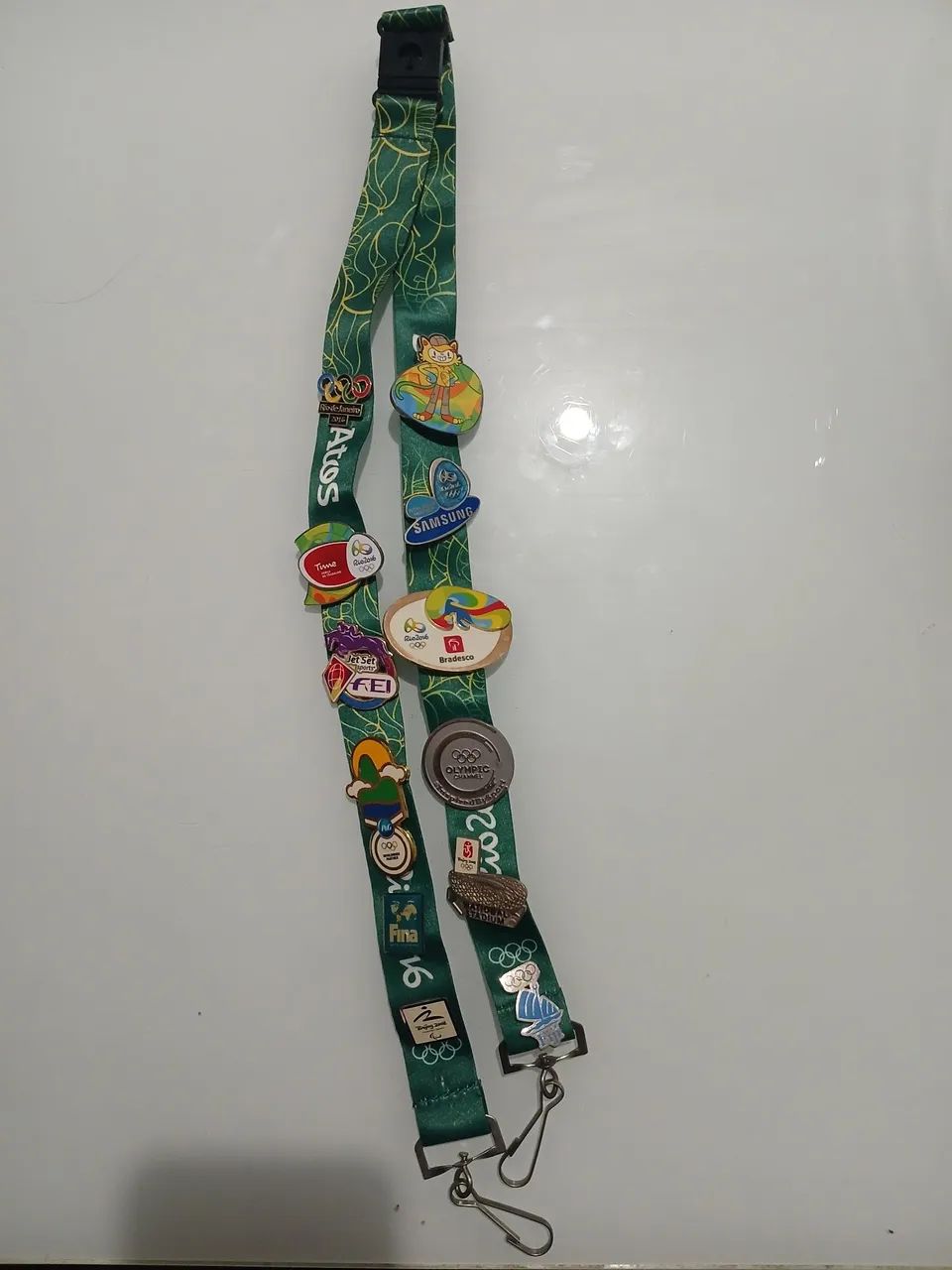 Pins e cordão originais (Olimpíadas Rio 2016). - Foto 2