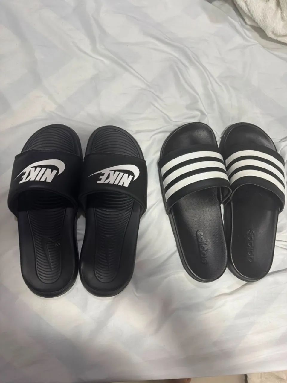 CHINELO NIKE E ADIDAS TAM. 39