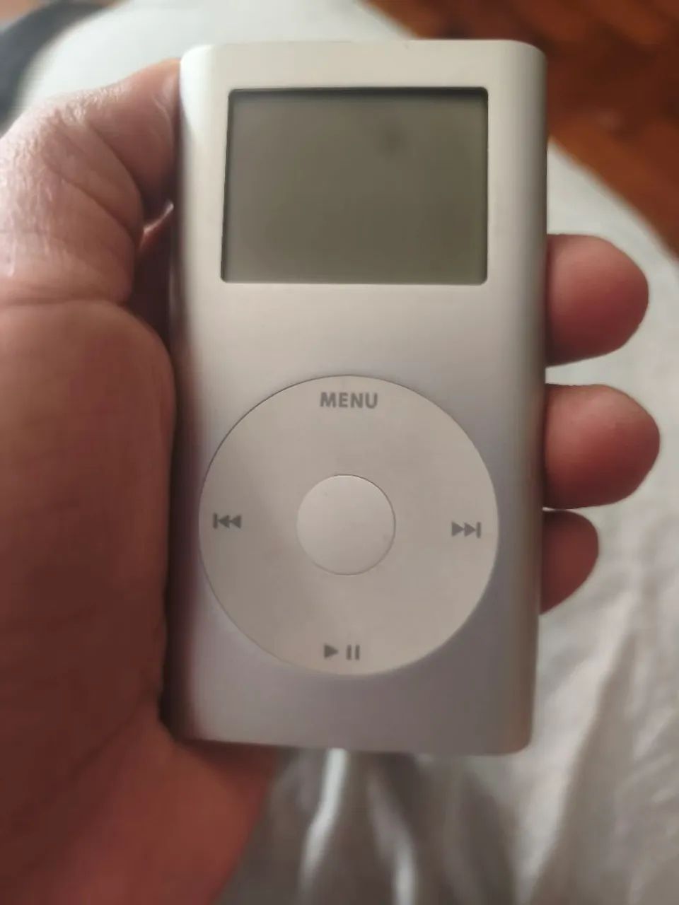 Ipod mini 64GB já vem com músicas 