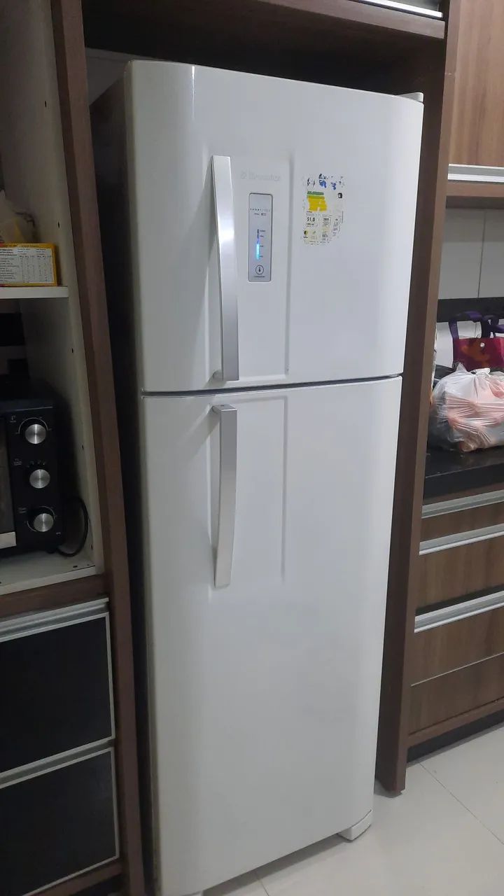 VENDO GELADEIRA E CAMA QUEEN ABAIXO DO PREÇO