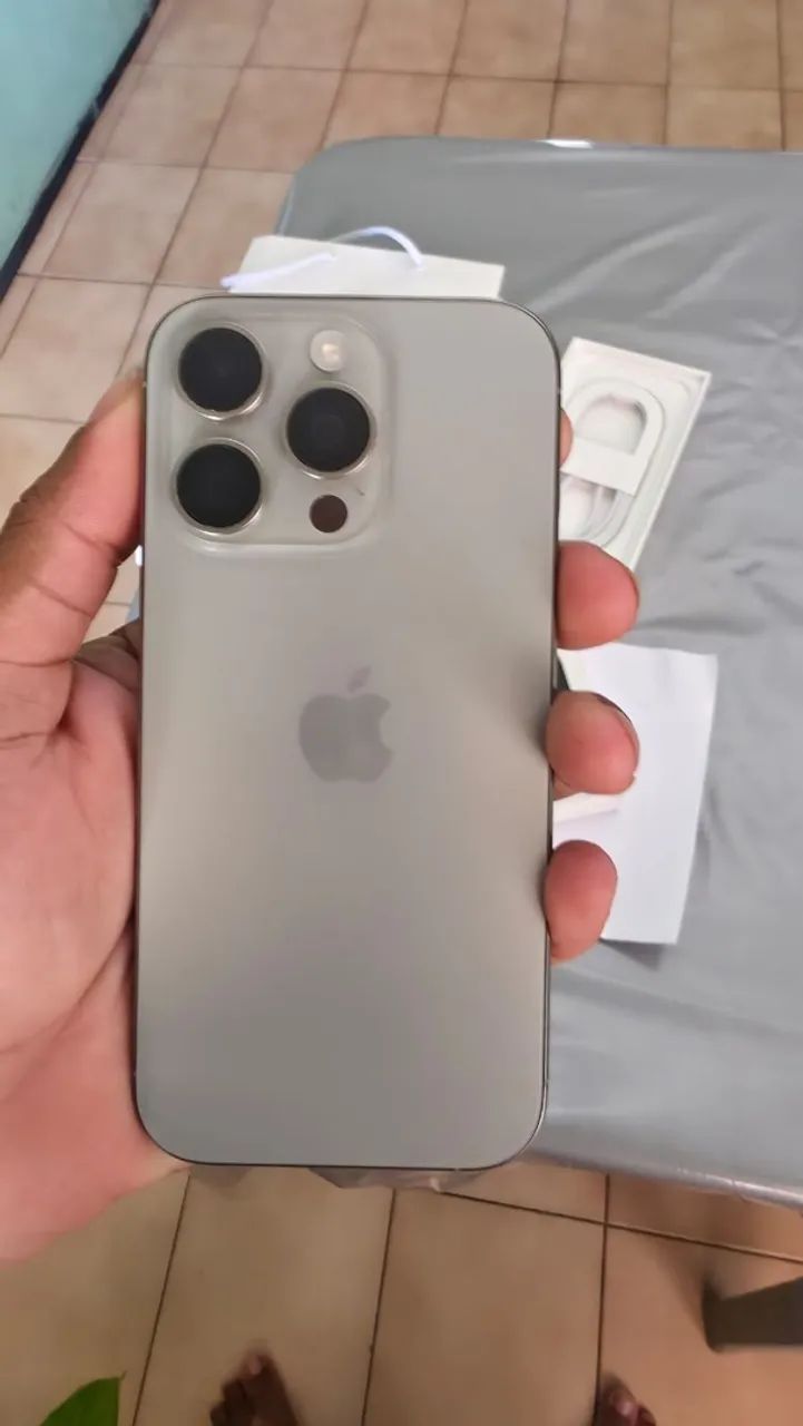 IPHONE 16 pro  - Foto 3