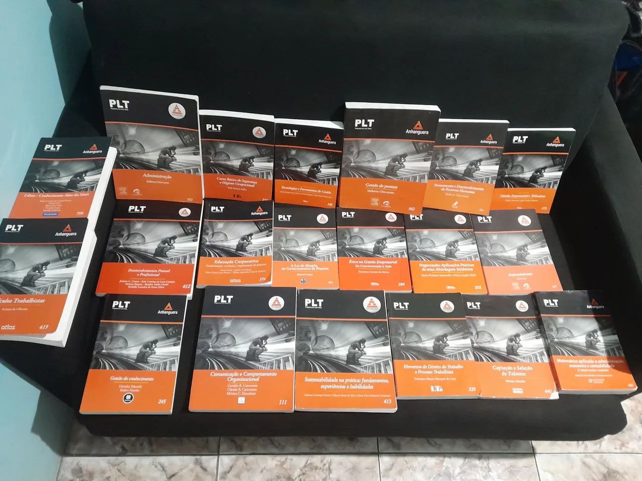 20 apostila do curso de administração e Rh material completo.