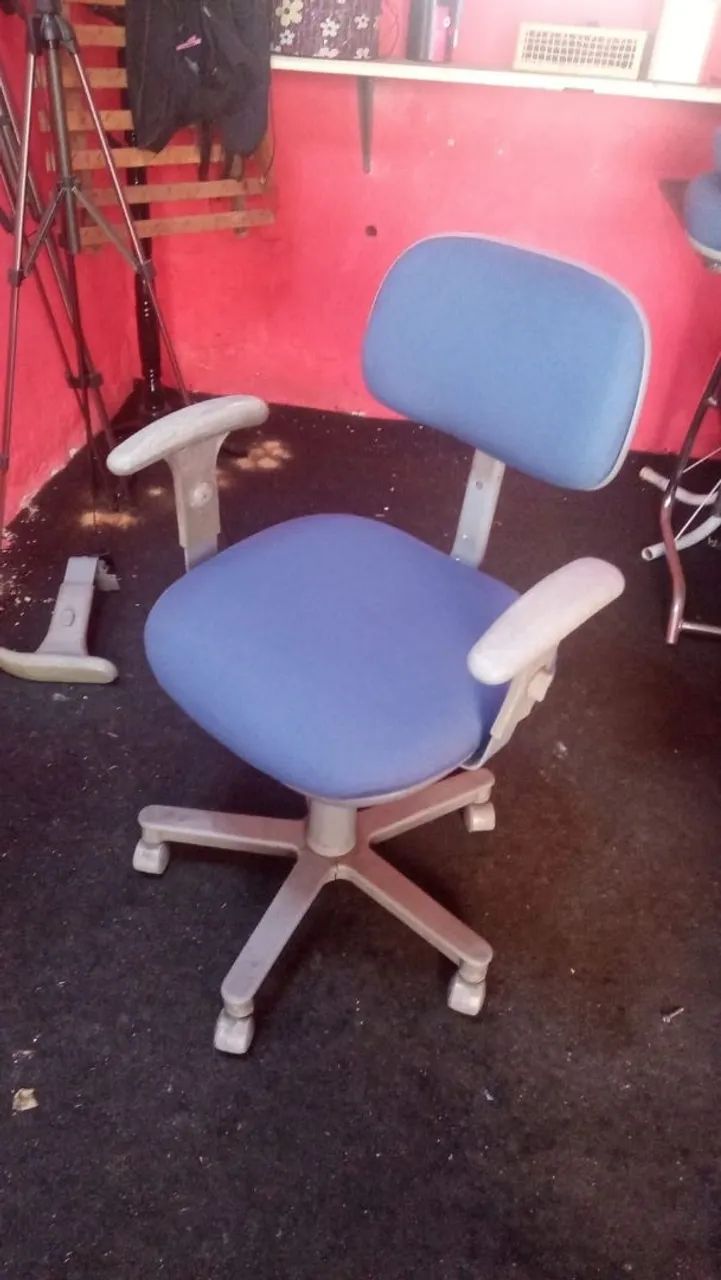 Cadeiras de escritório giratória com várias regulagens 130 reais  - Foto 5
