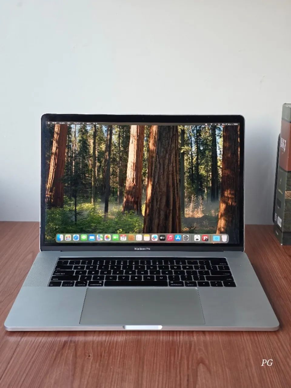 MacBook Pro 2018 i7 16gb 500gb SSD 15 polegadas Placa Vídeo 4gb - Aceito Troca