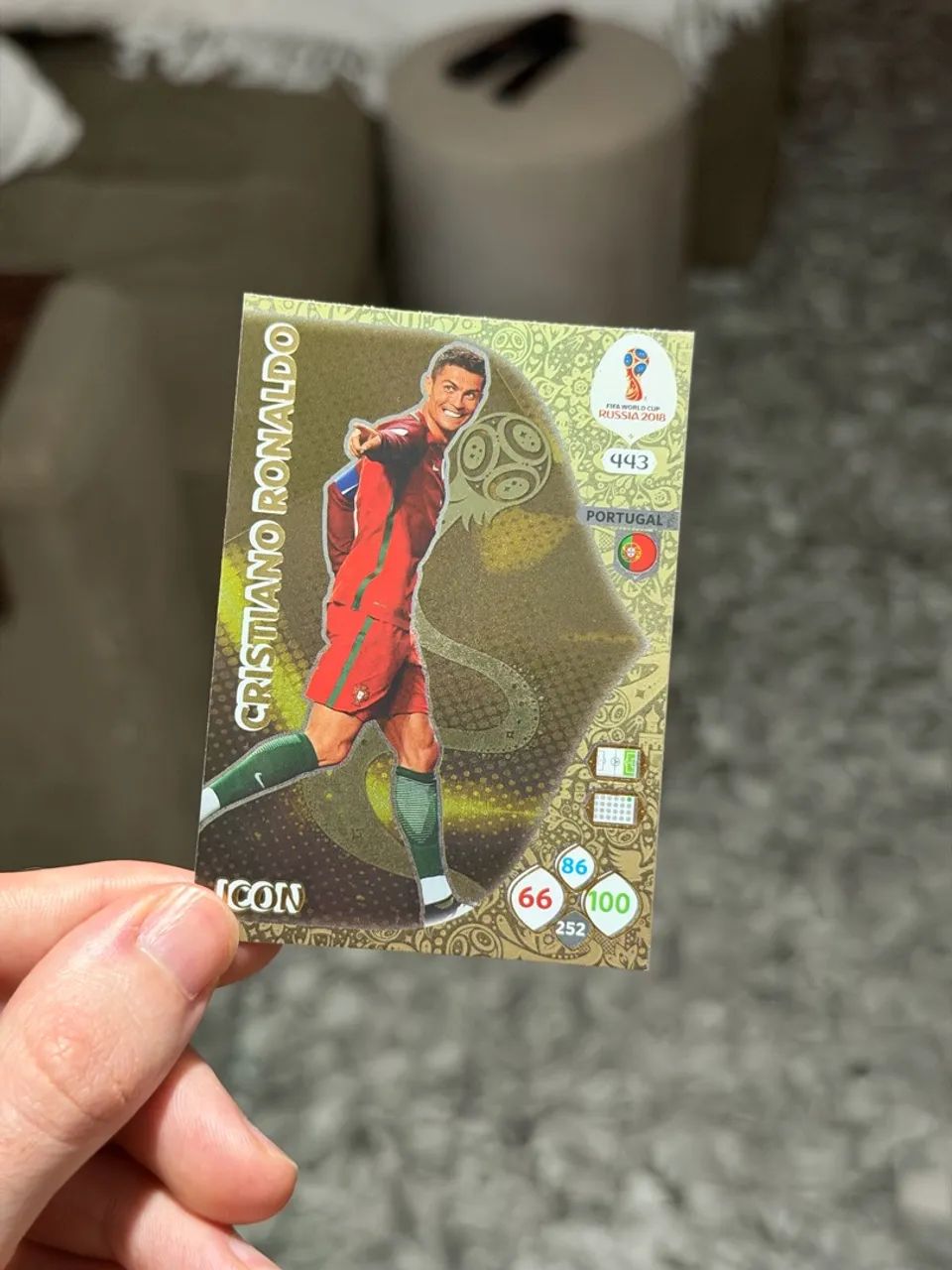 Card Cristiano Ronaldo icon 2018 - Foto 3