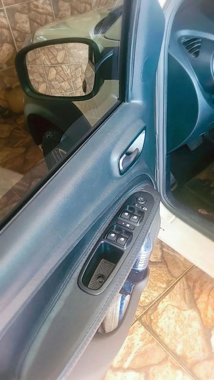 Fiat Uno WAY 1.4 EVO Dualogic Flex 8V 5P 2016 - Foto 4