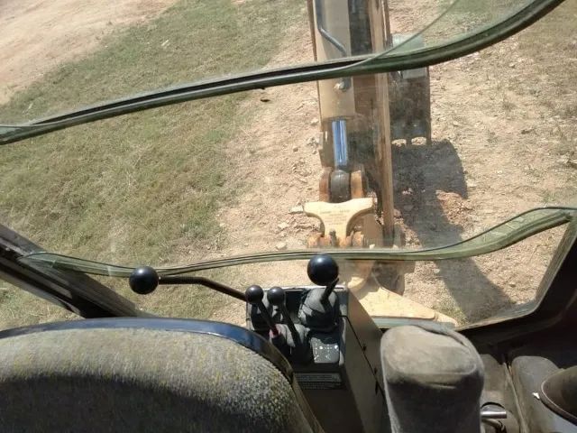 Retroescavadeira Case 580n 4x4 2015 - Foto 4