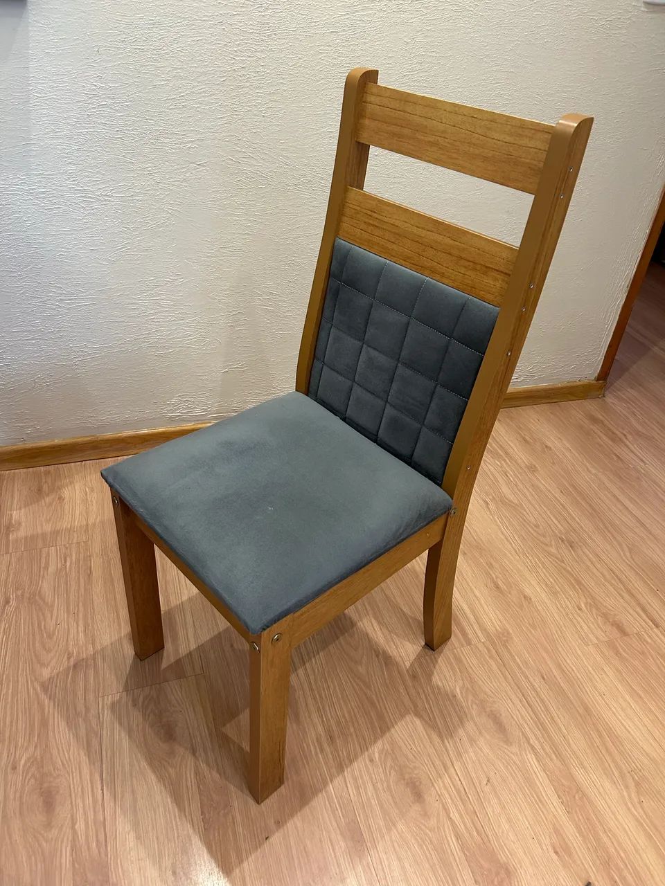 Sofá retrátil + mesa com 4 cadeiras - Foto 4