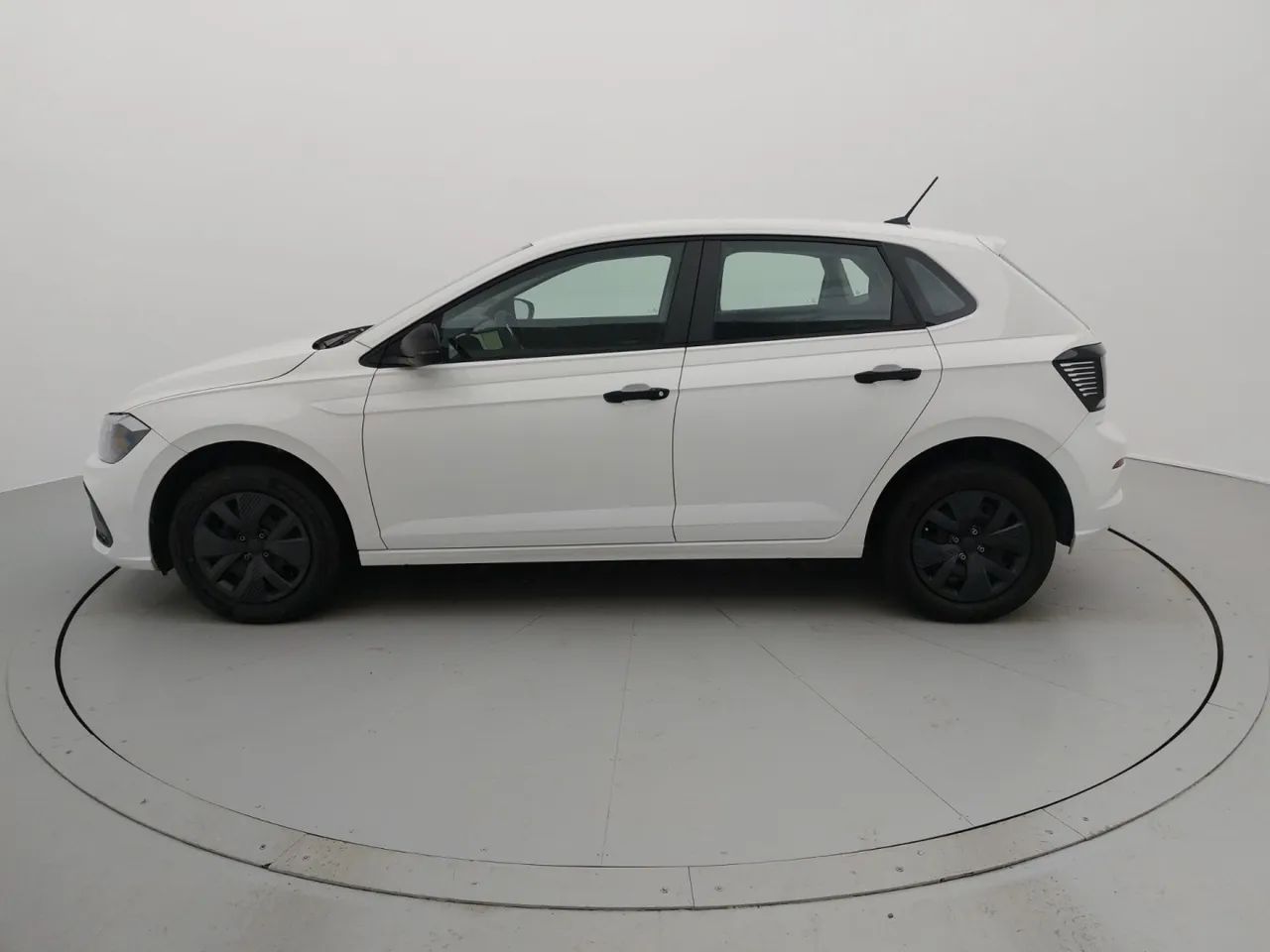 Volkswagen Polo Track 1.0 Flex 12V 5p, foto 2 de 18