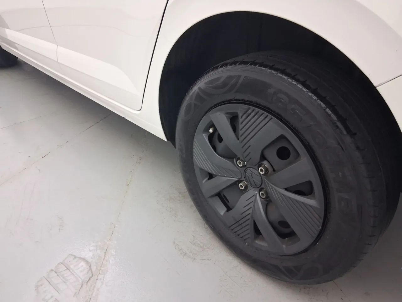 Volkswagen Polo Track 1.0 Flex 12V 5p, foto 12 de 18