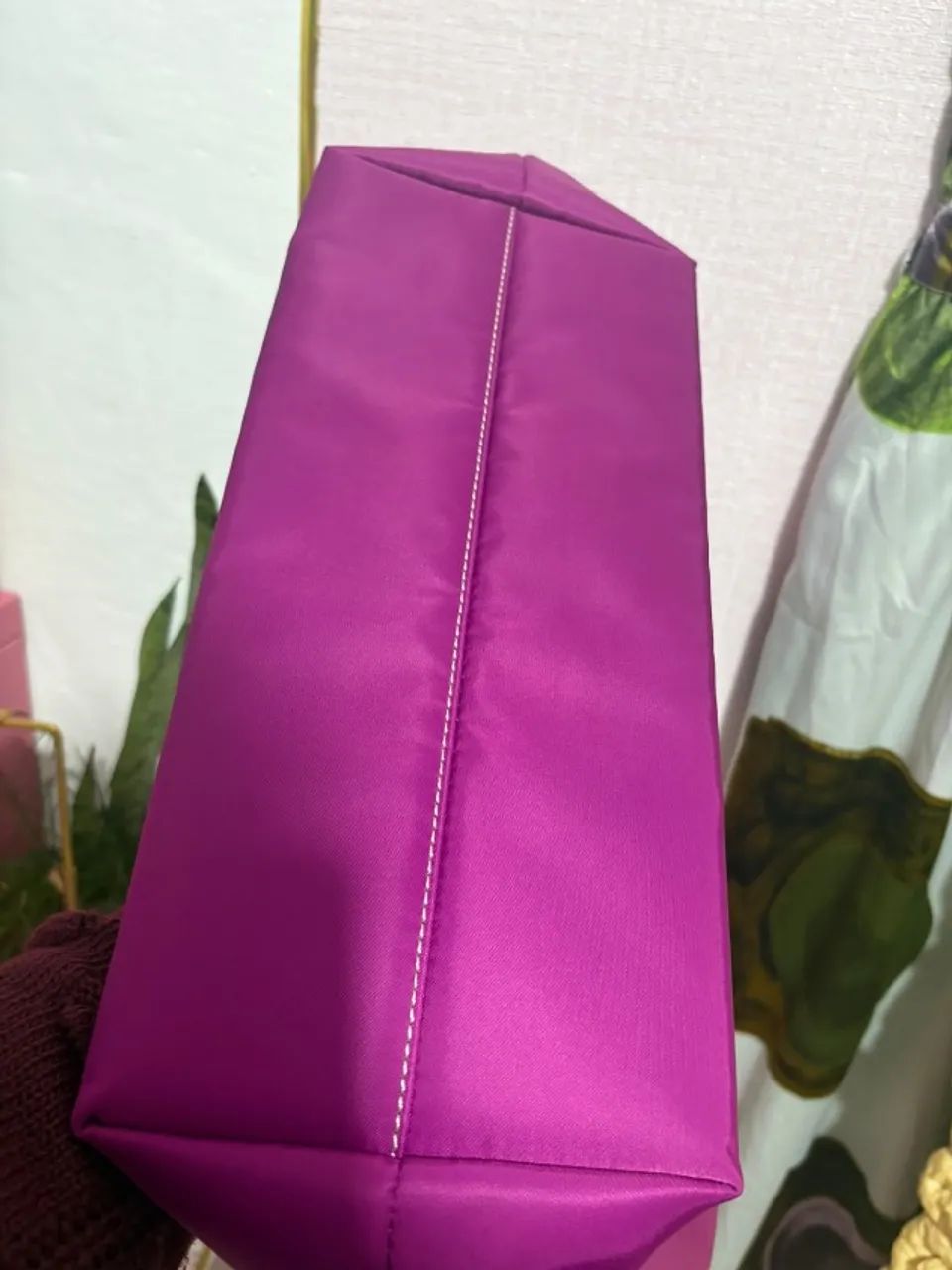 bolsa shopper em nylon santa lolla cor uva - Foto 5
