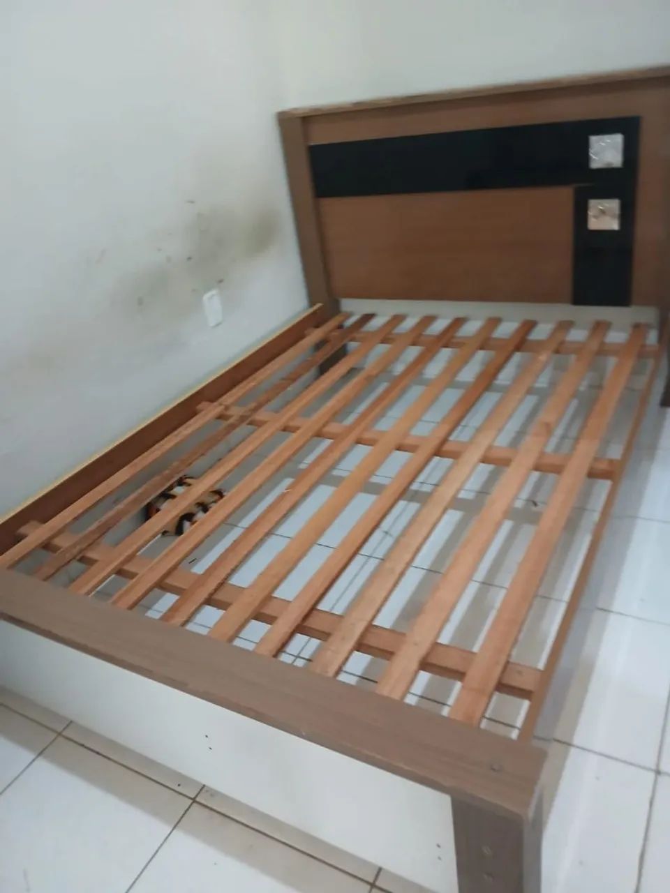 Cama casal usada