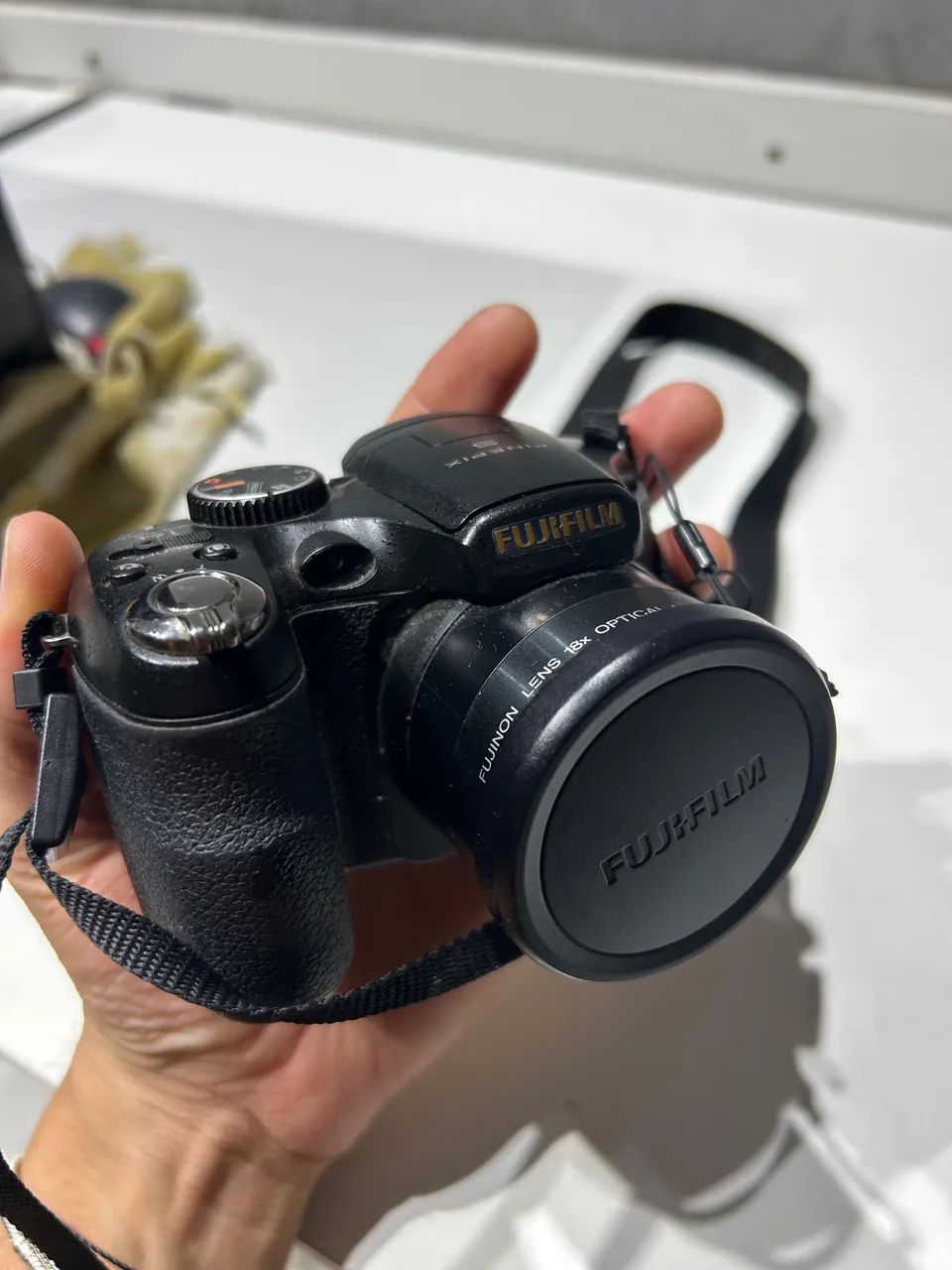 VENDO CÂMERA FUJIFILM SEMI NOVA 