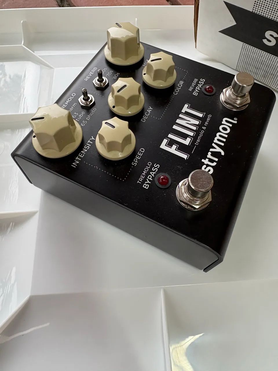 Strymon Flint Reverb / Tremolo - Instrumentos musicais - Brooklin