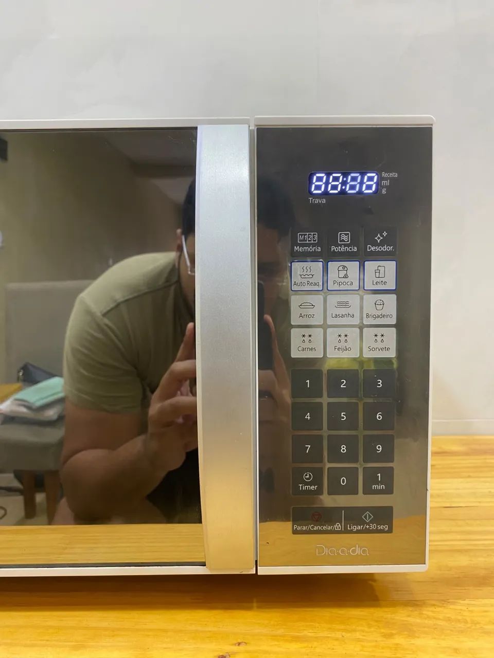 MICRO-ONDAS ESPELHADO 21 L - IMPECÁVEL  - Foto 4