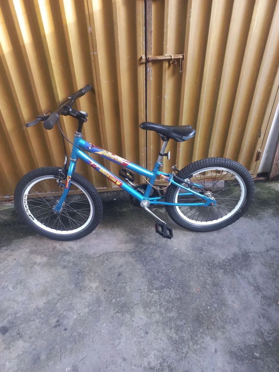 Vendo bicicleta aro 20 só pegar e andar  - Foto 4