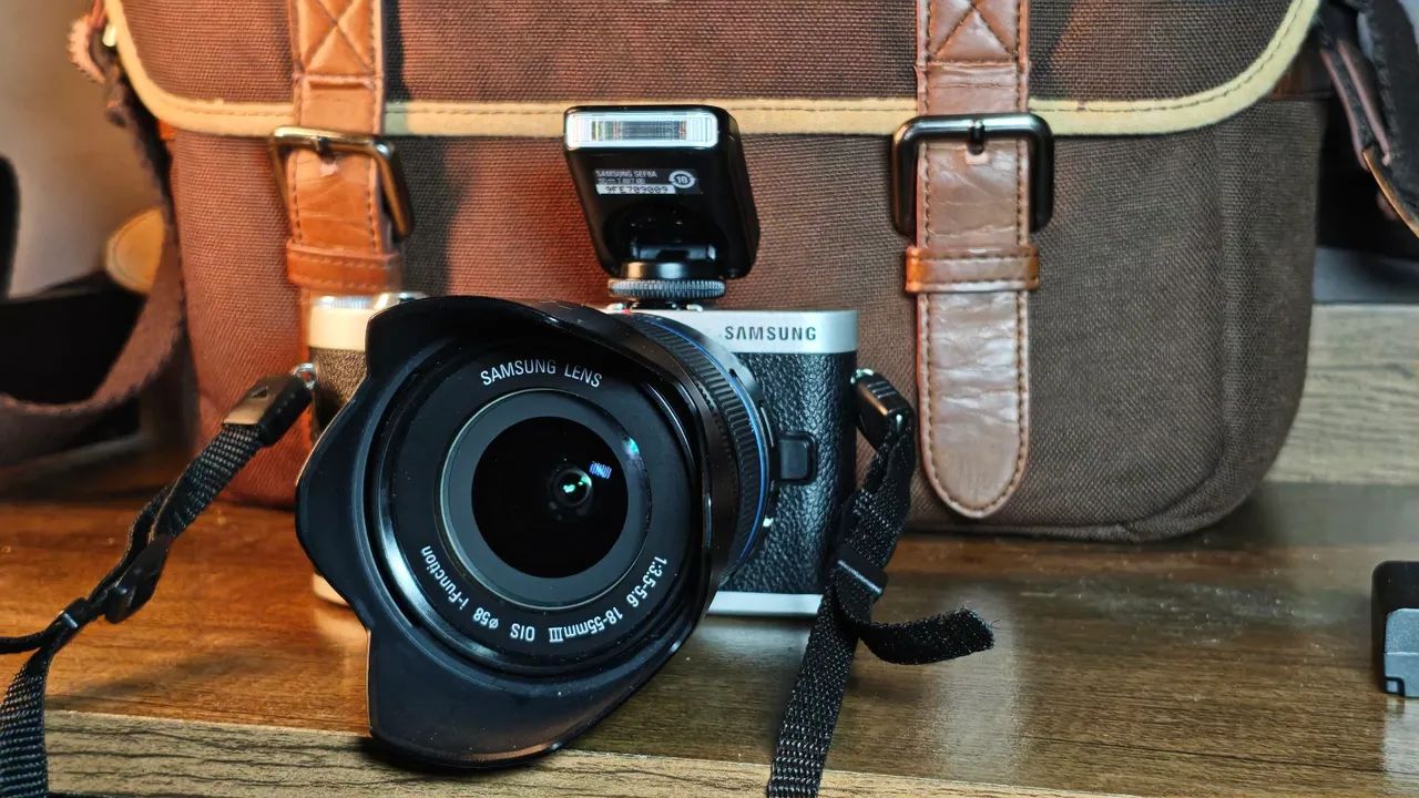 Vendo câmera profissional sem espelho kit completo - Foto 3