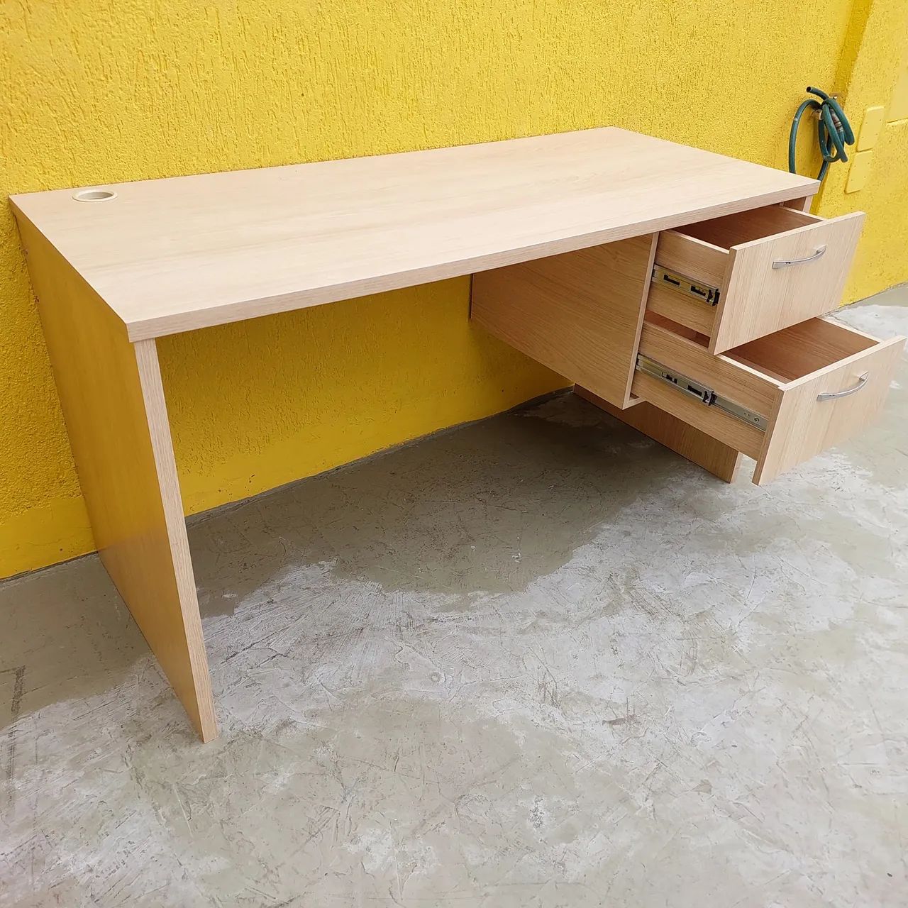 Mesa escritório com 2 gavetas  - Foto 3