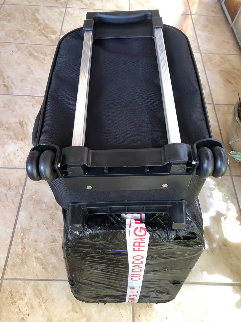 Mala de Viagem Preta 10kg - Nova e Nunca Usada - Foto 4