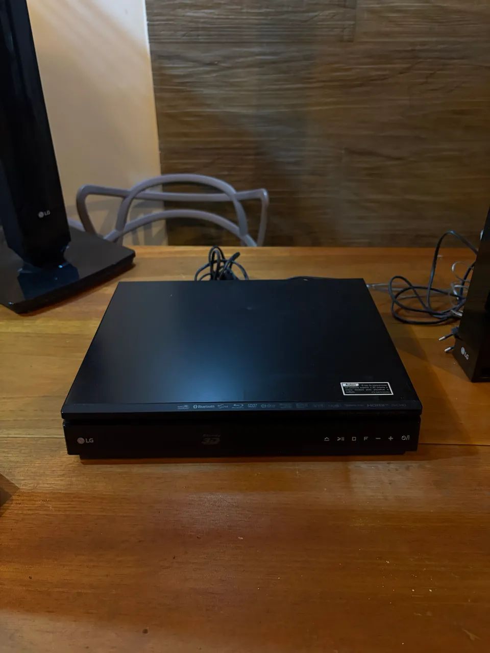 Home Theater LG 5.1 com Blu-ray e torres  - Foto 5