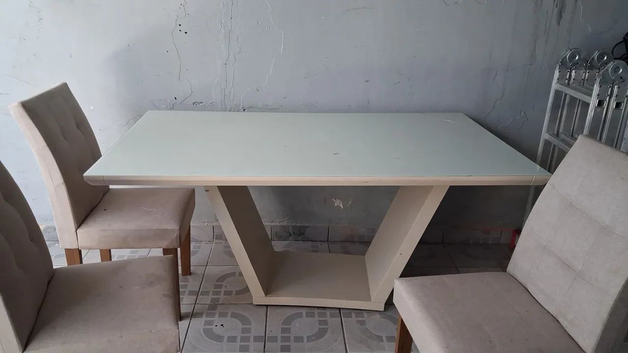 Vende se uma mesa e um rack - Foto 2