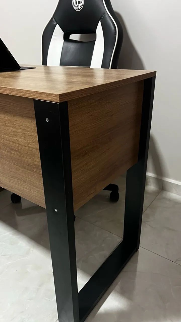 Mesa e cadeira / escritório  - Foto 2