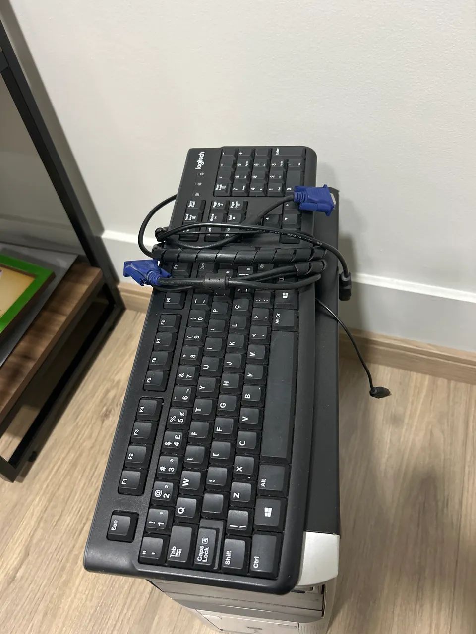Monitor SAMSUNG S19C300 18.5 Polegadas | CPU funcionando junto com os cabos e 1 teclado  - Foto 5