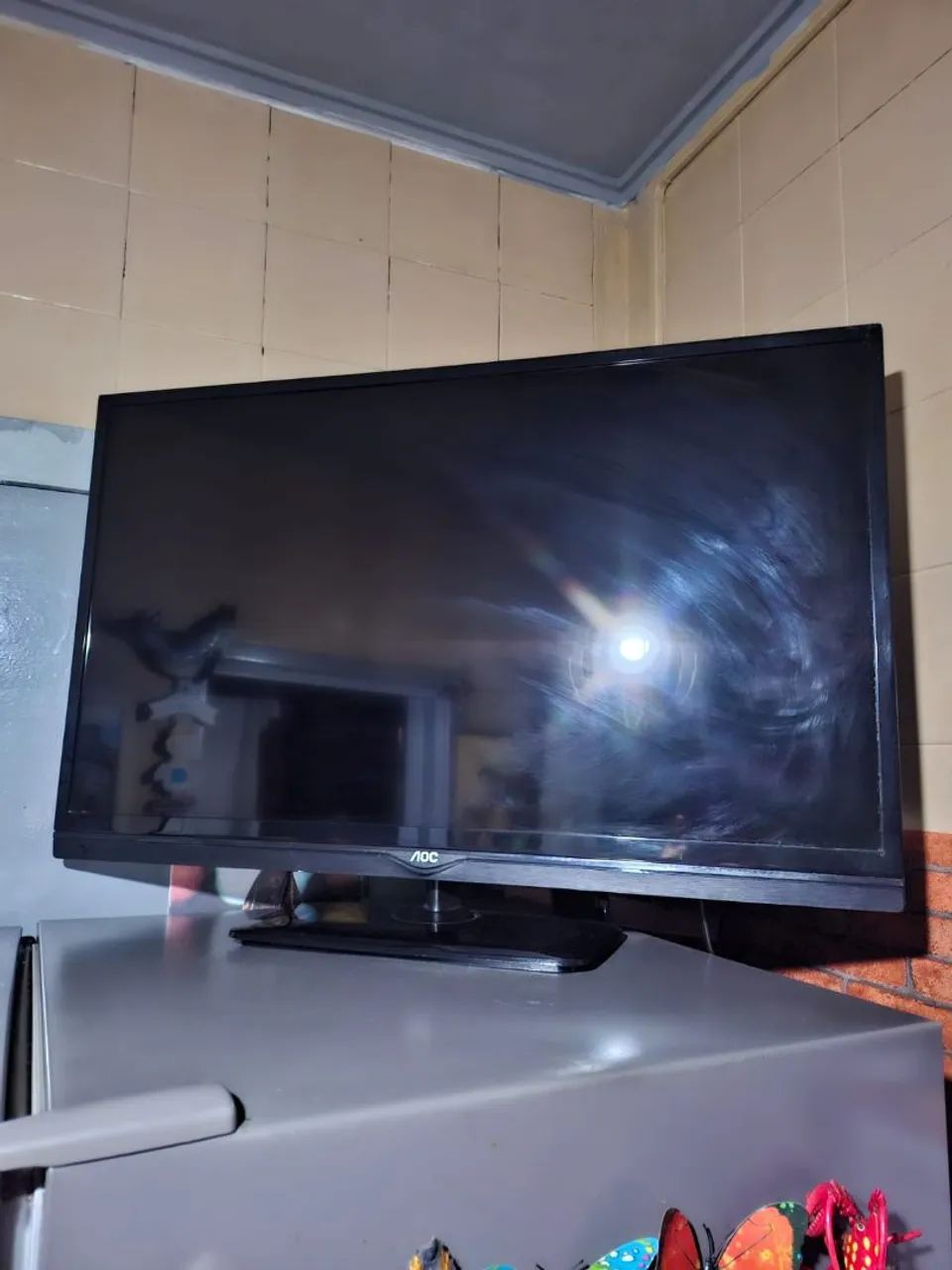 Vendo TV 32 polegadas  sem controle e  não é smart 