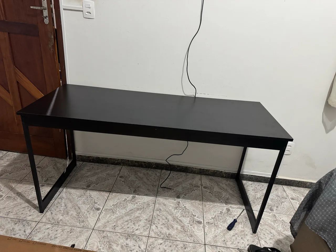 Mesa escrivaninha industrial 150x60x74 preta  - Foto 3
