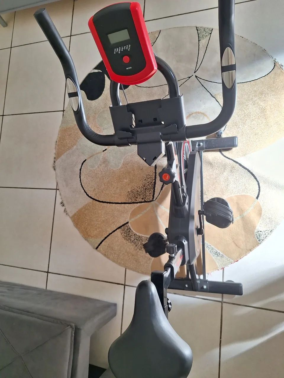 Bicicleta Ergométrica Vertical para Uso Residencial