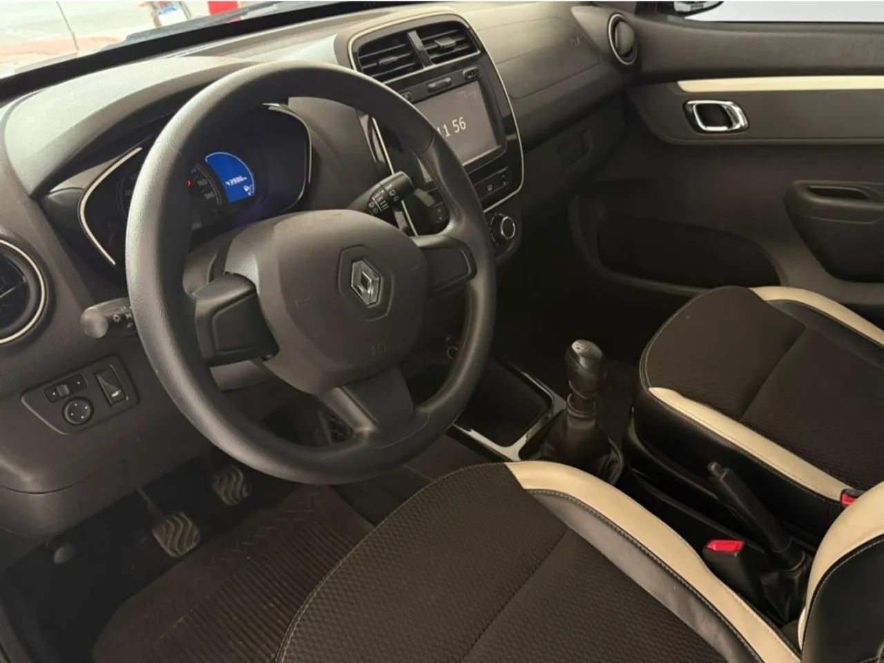 Renault Kwid 1.0 Intense 2018 - Foto 5