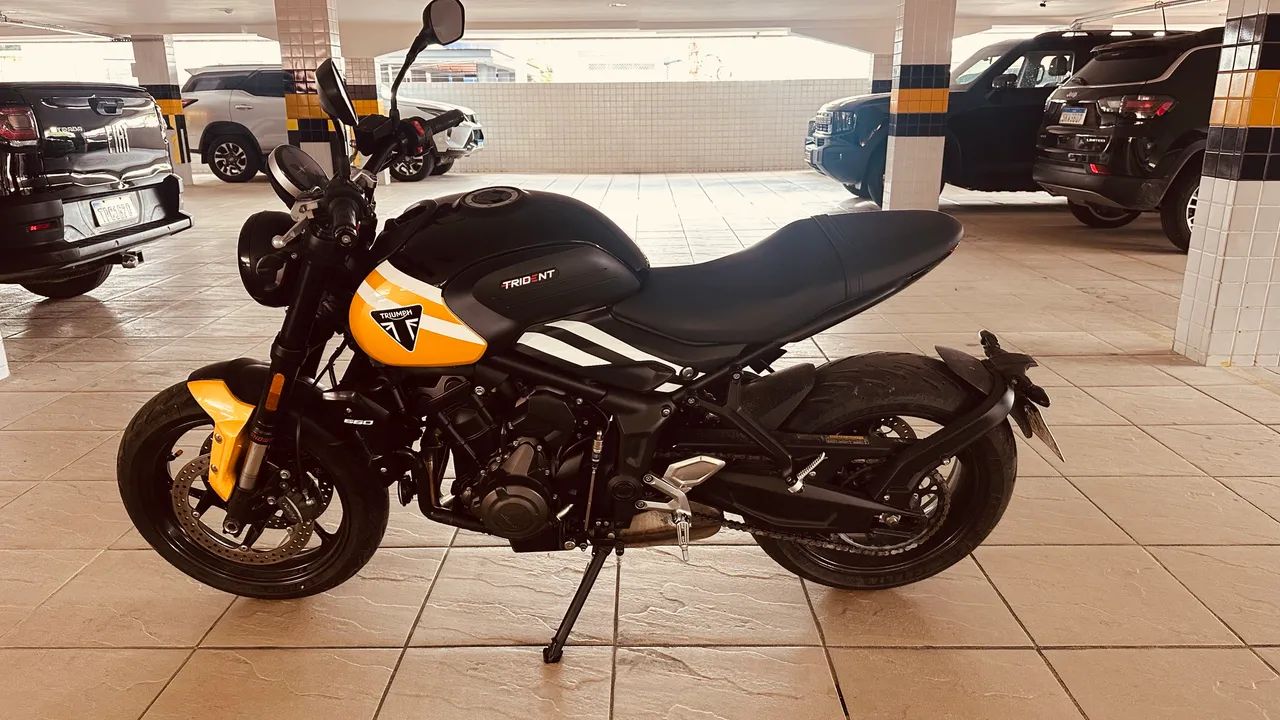 Triumph trident 660 - Foto 2