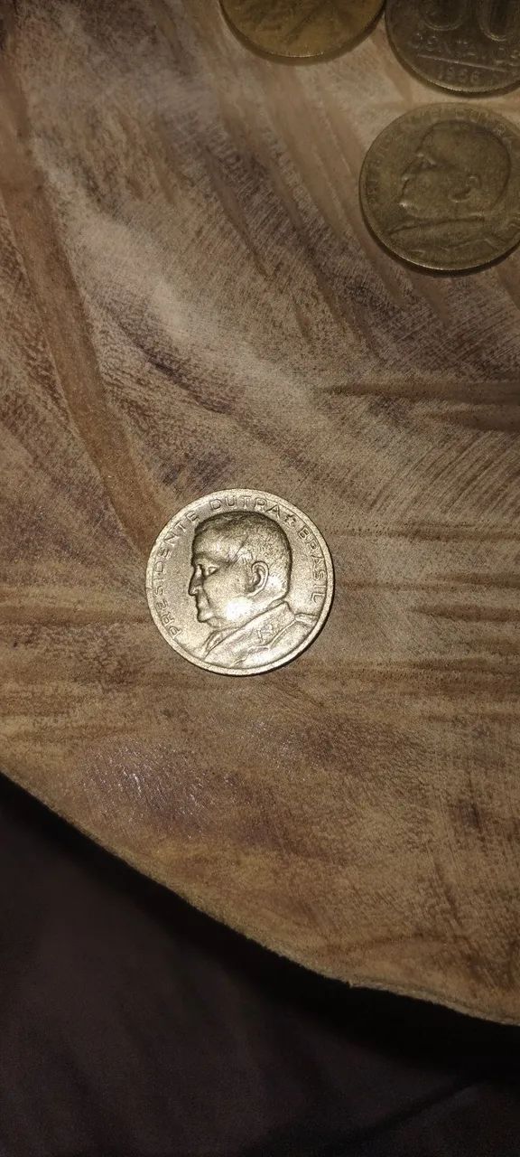Moedas de 50 cruzeiros  - Foto 3