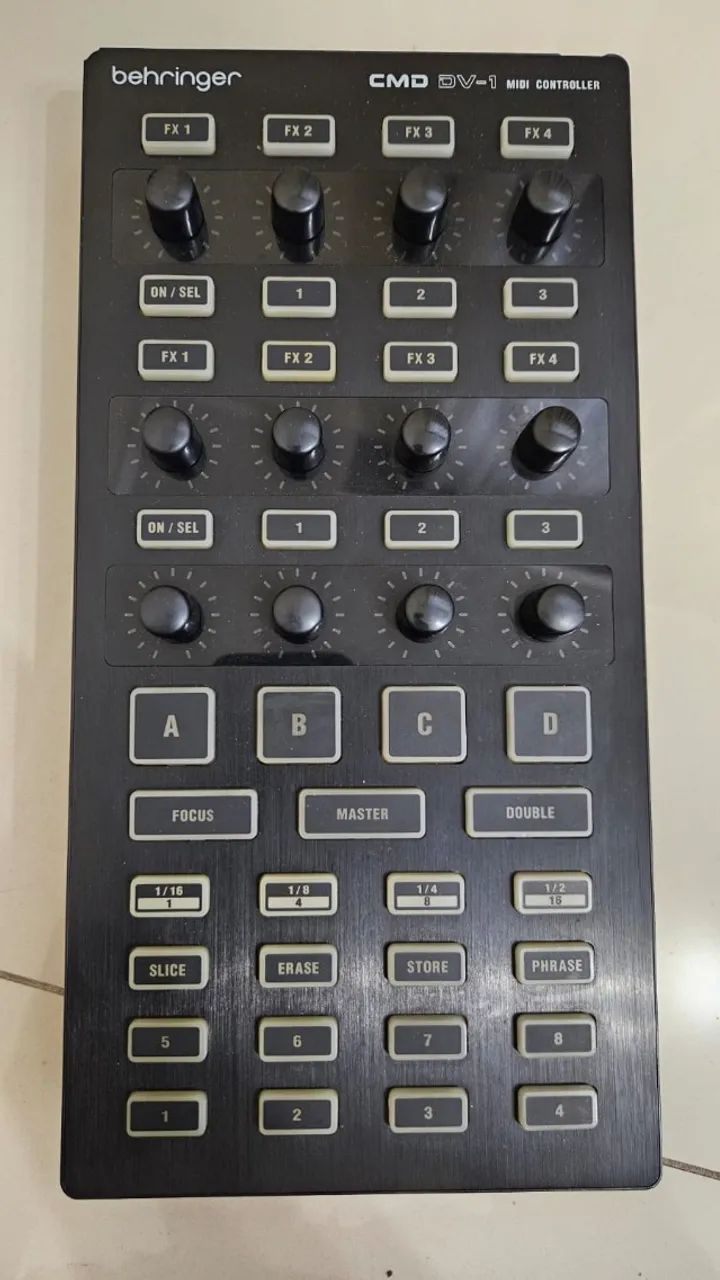 Controladora Behringer CMD DV-1 USB para DJ | Excelente Estado | Pouquíssimo Uso