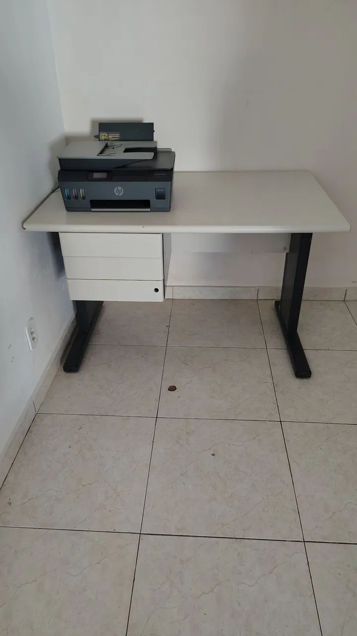 Mesa de Escritório com Gavetas SEMINOVO- ACEITO OFERTA 