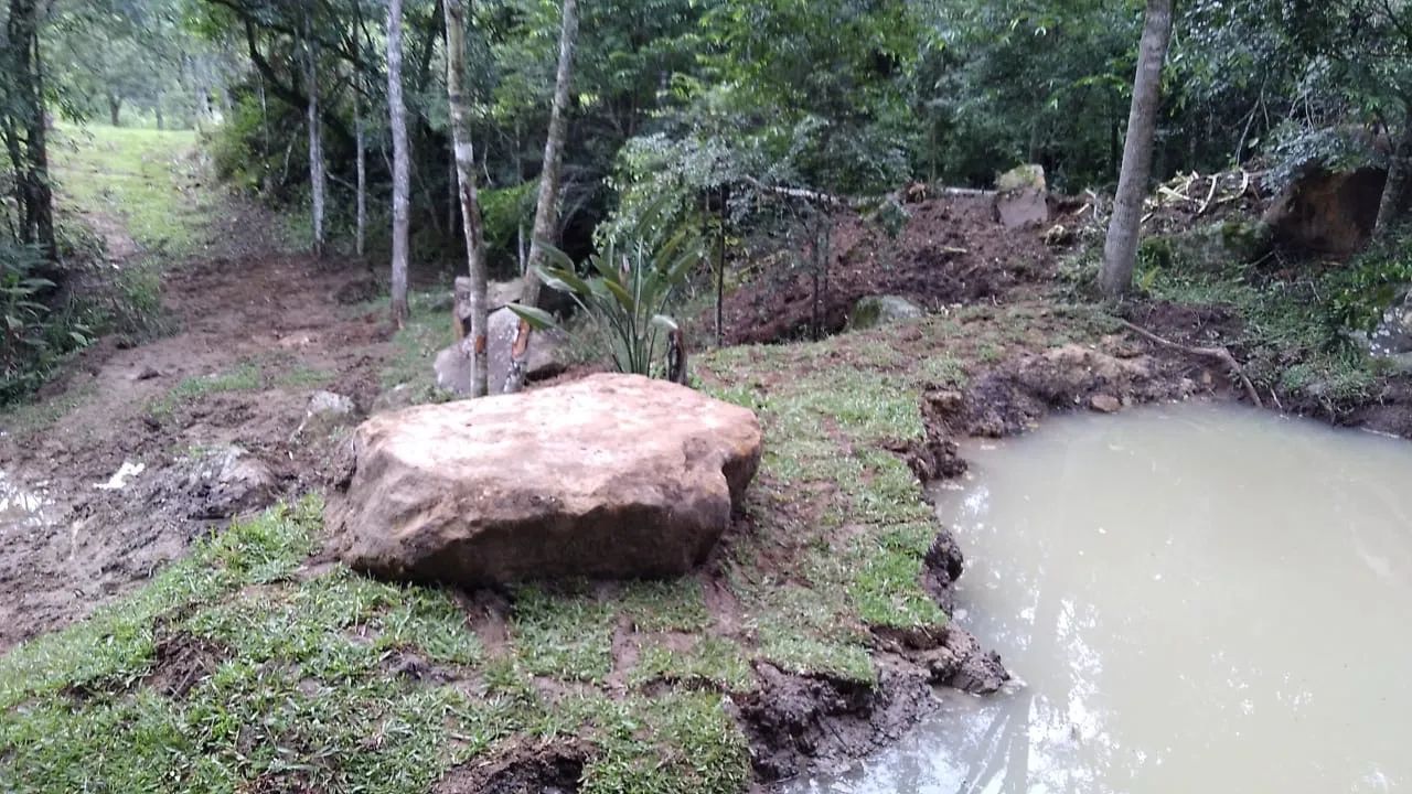 Terreno 47.000m² com Cachoeira, Nascente e Escritura - Alfredo Wagner/SC. - Foto 3