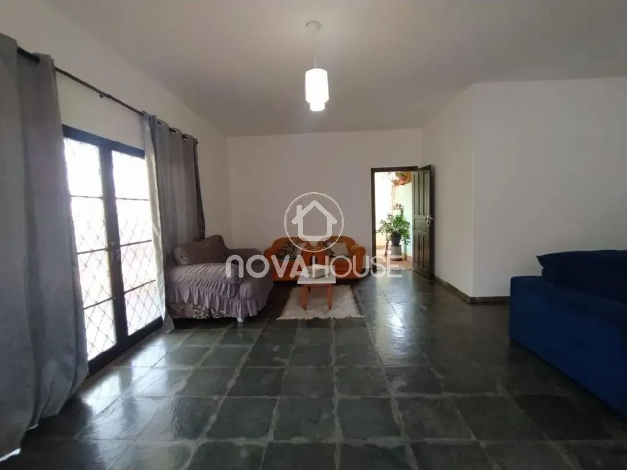CASA AMPLA COM APTIDÃO COMERCIAL - Foto 4