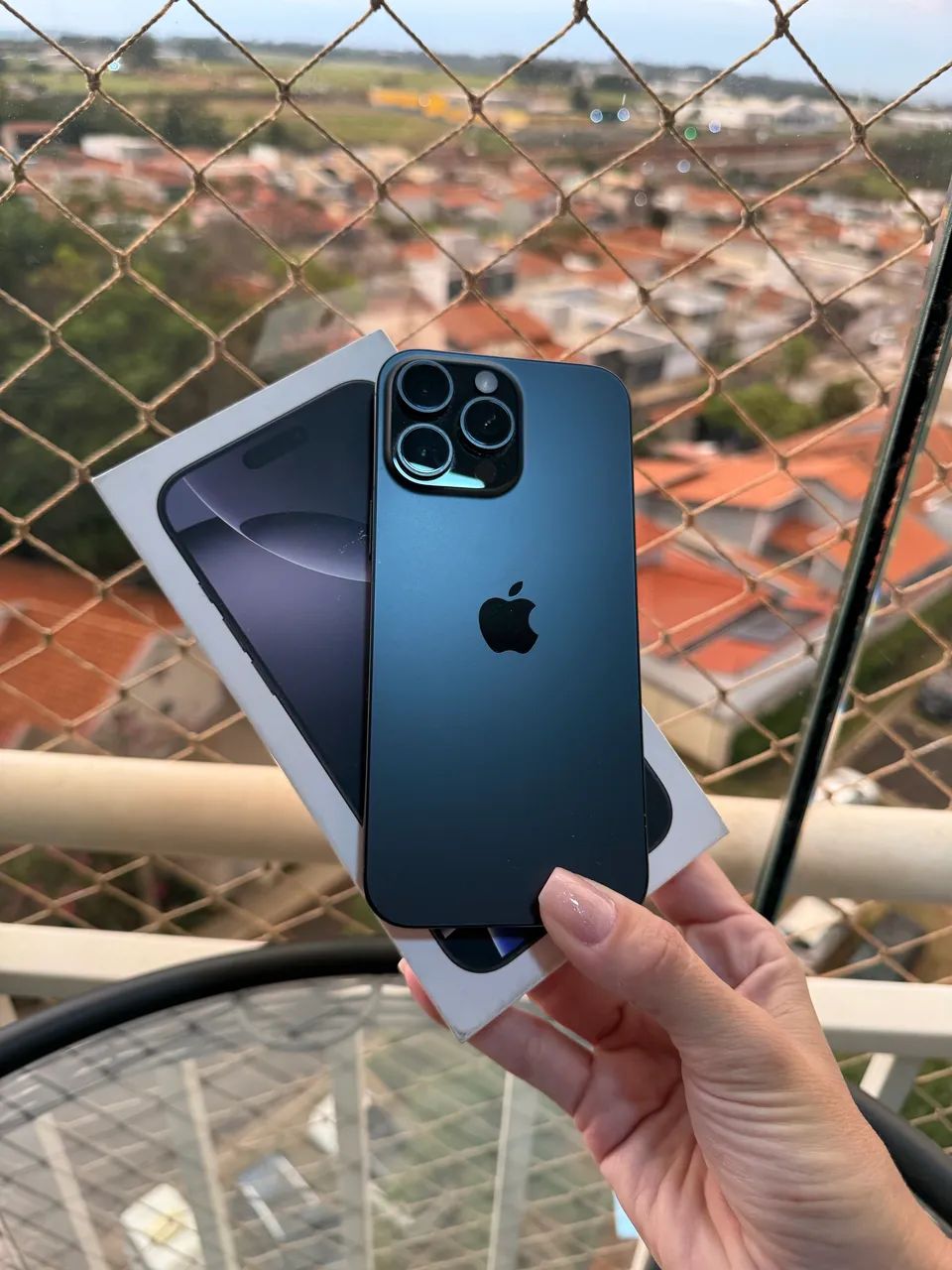 iPhone 16 Pro Max 256MB