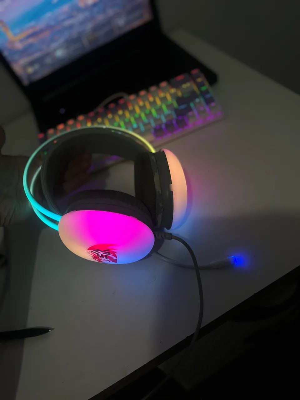 Fone Headset Gamer com RGB e microfone