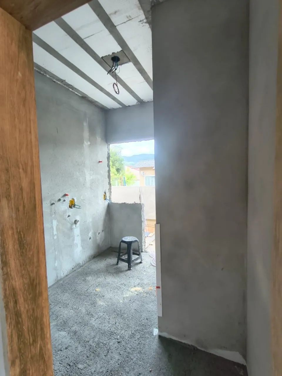 CASA DE ALTO PADRÃO COM PISCINA | 3 DORMITÓRIOS | 1 SUÍTE | 2 VAGAS - Foto 5