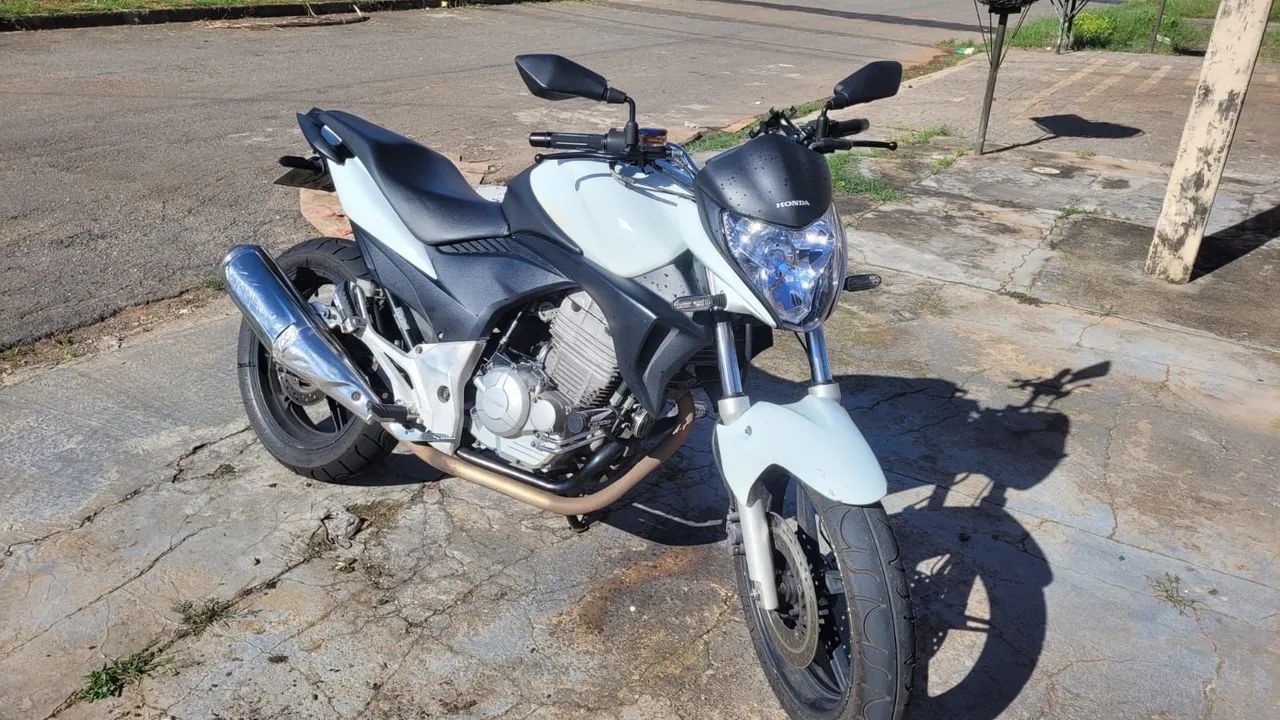Cb300r 2013 seminova - Foto 4