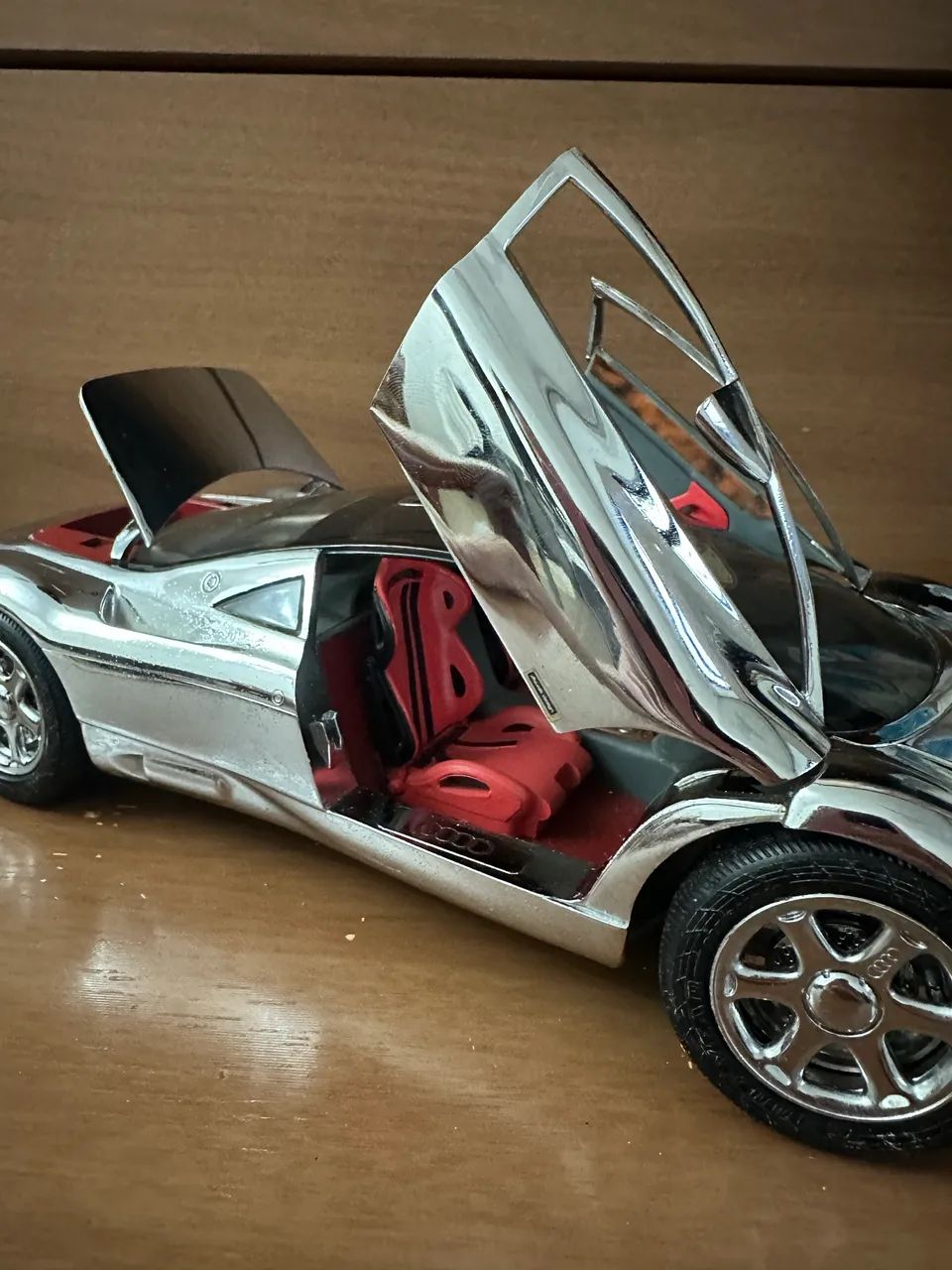 Miniatura Audi Avus (1994) prata 1/18