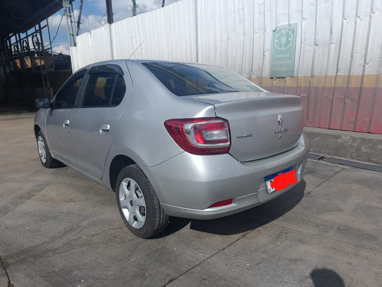 Renault Logan Expression Hi-flex 1.6 8V 4P 2016 - Foto 3