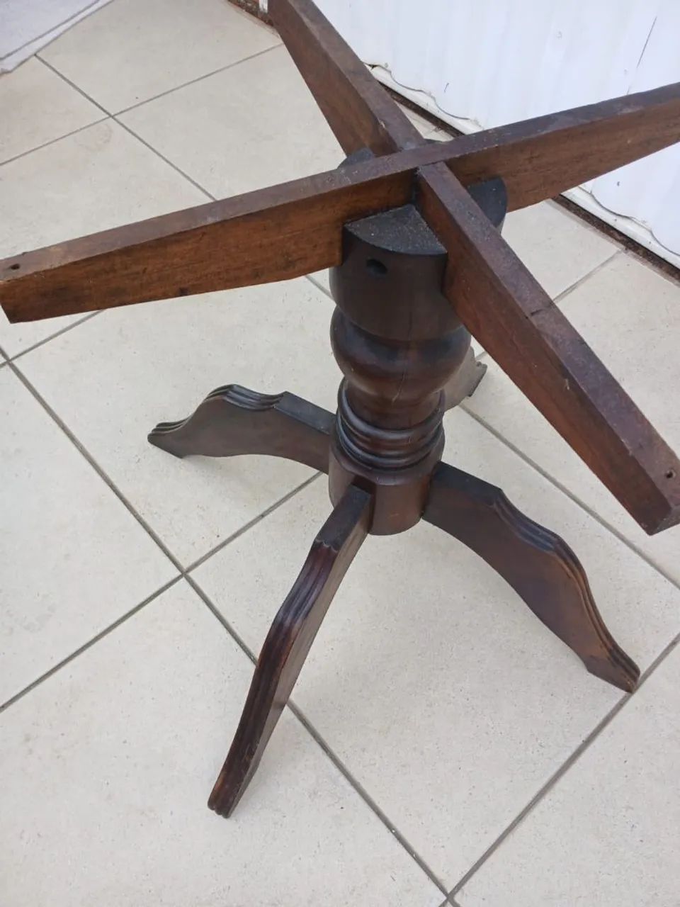 Pe torneado de mesa imbuia otimo - Foto 3