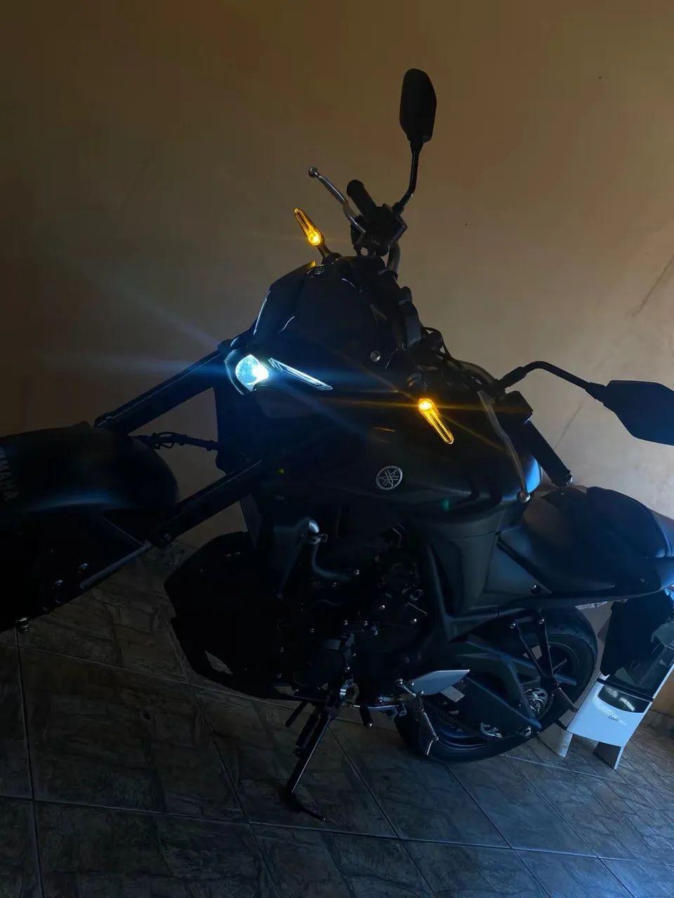 Yamaha MT 03  - Foto 2