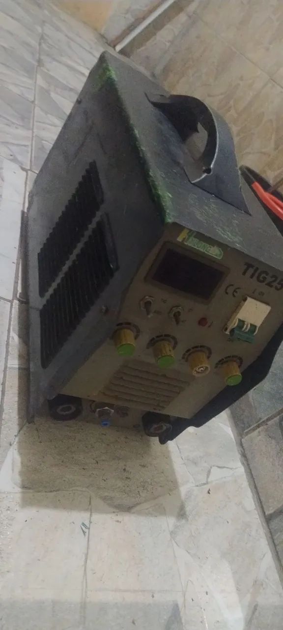 Máquina de solda Tig e Eletrodo 