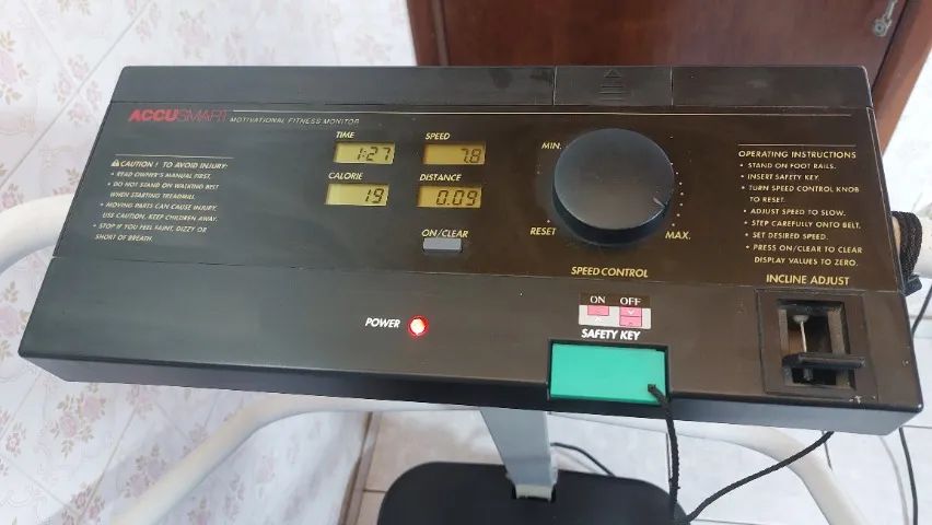 Esteira Elétrica ProForm 920- 1á 13km/h - até 120Kg - 110V - Dobrável -ac. Cartão - Foto 4