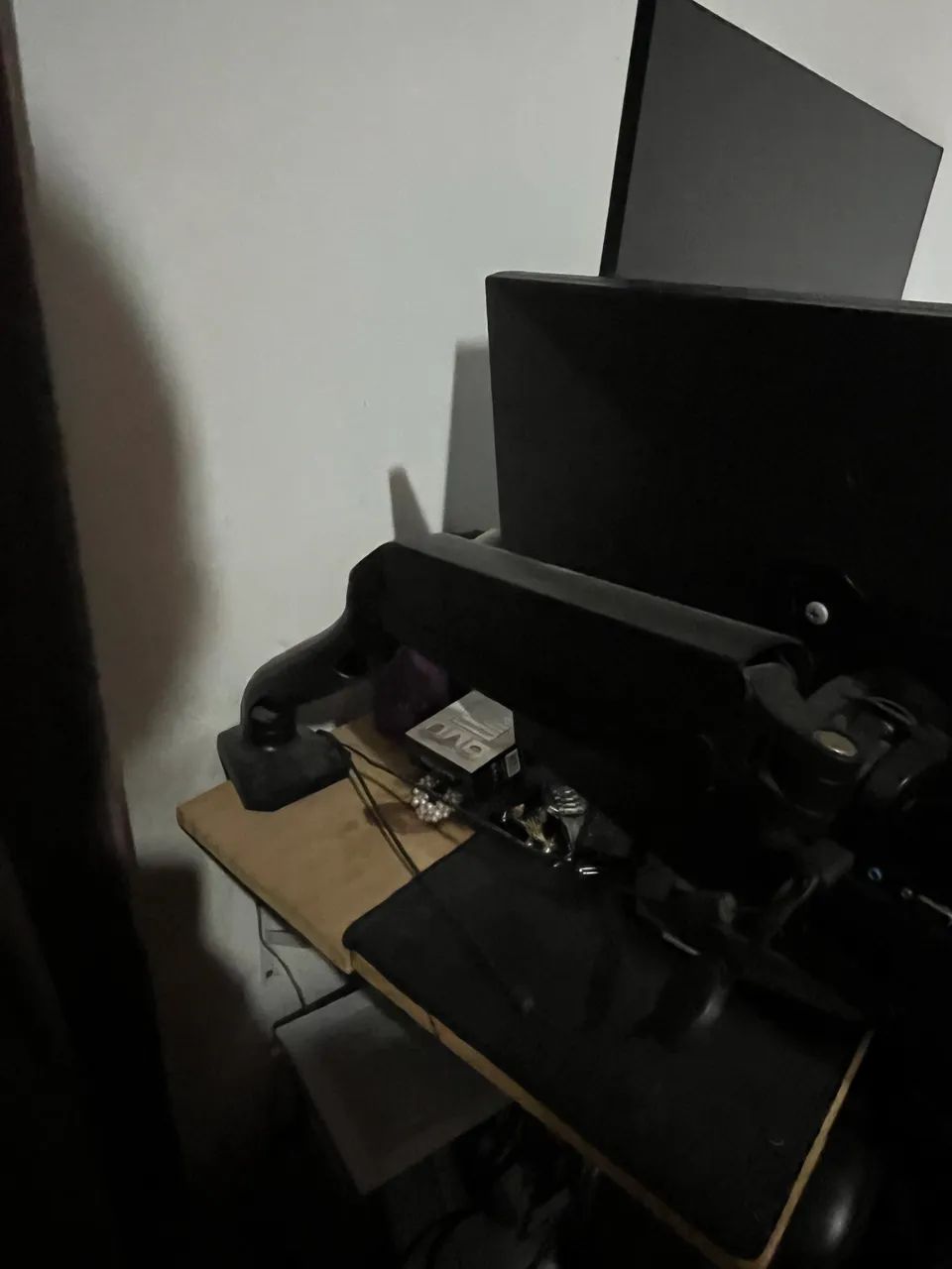MONITOR LG 24 + BRAÇO ARTICULADO 