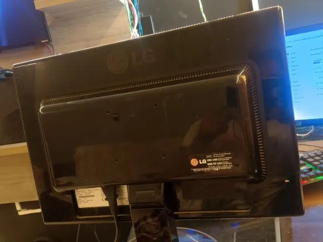 Monitor LG w1942S -PF - Foto 2