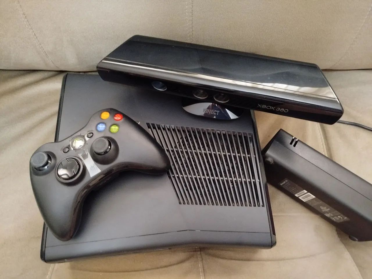 Xbox 360 com Kinect + jogos - Foto 2